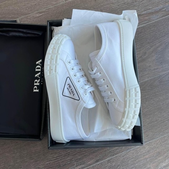 Brand New PRADA low top white sneakers - Picture 1 of 2